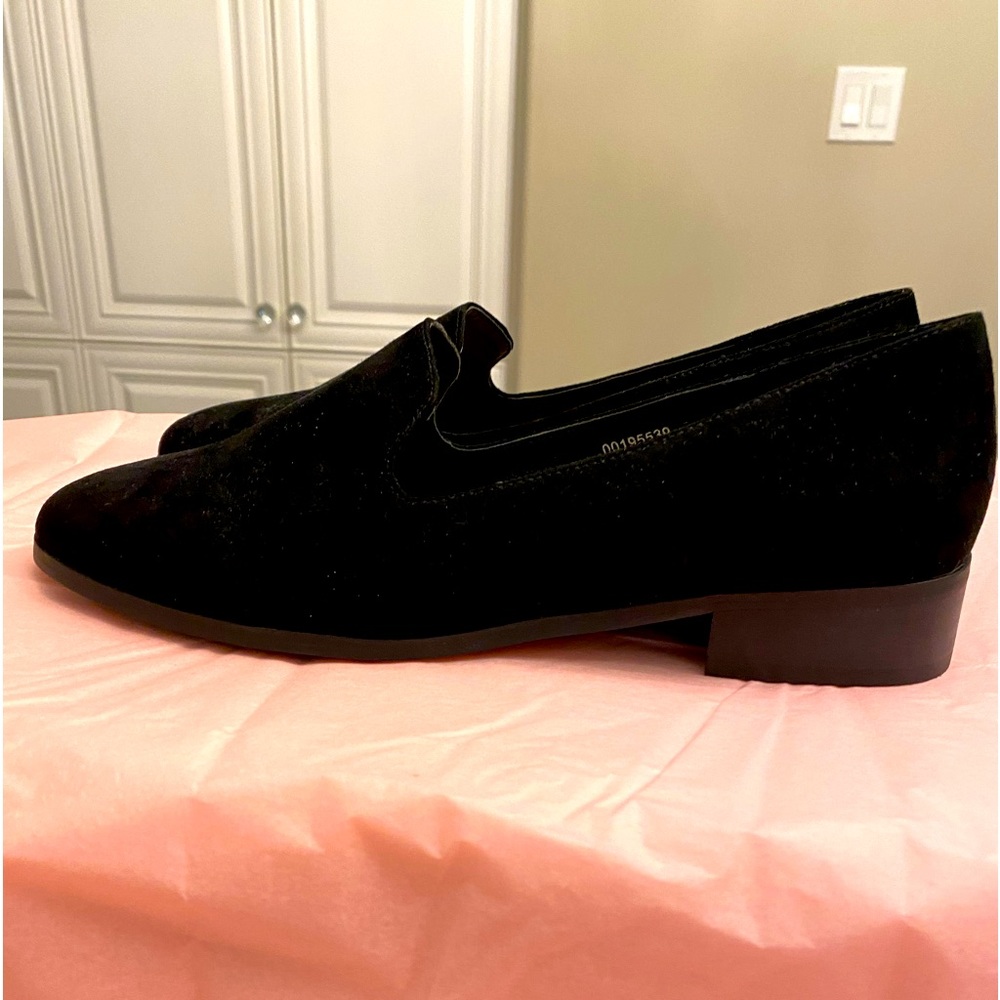 NWO Box Size 8.5 Forever 21 Black Loafers
